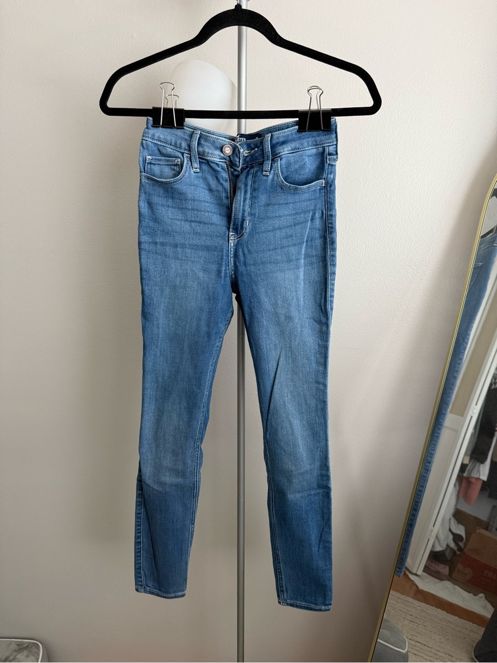 Hollister Women's Mid Rise Skinny Jeans
